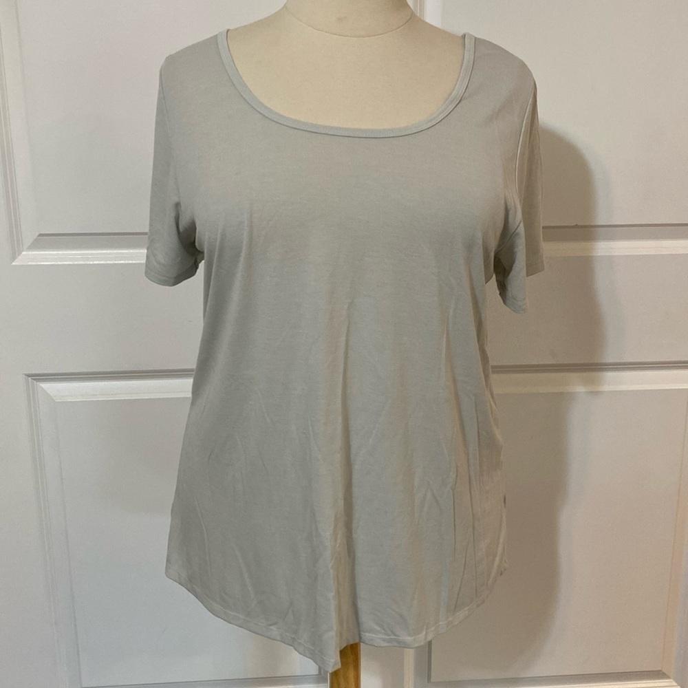 LuLaRoe 2XL Short Sleeve Tee